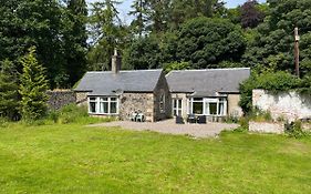 Peaceful Cottage With Fireplace Charleton Estate
